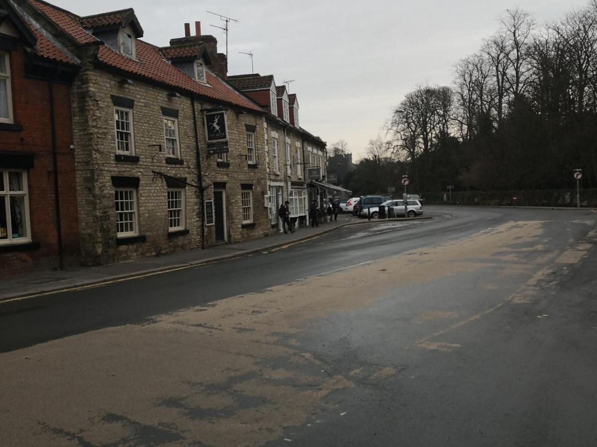 The Buck Hotel Thornton Dale Exterior photo